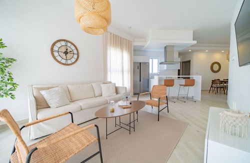 Playa Bibijagua Apartment | Awsome Front Beach Aparment With Infinity front Ocean Pool