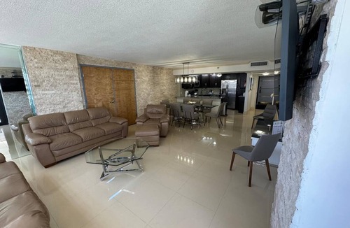 Mid Beach Apartment | Bachelorette Dream Pad for Large Groups & Amazing Views