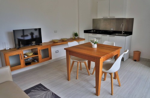 El Callejon Apartment | Beachfront Apartment/Gated/2 Pools/Outdoor Dining Area/Tennis Court