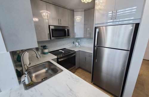 Mid Beach Apartment | Beachfront Condo-Hotel 1 Bedroom with free parking