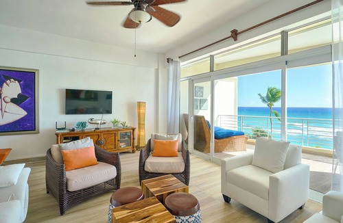 Villas Del Mar Apartment | Beachfront | OceanView | Pool & Full Kitchen