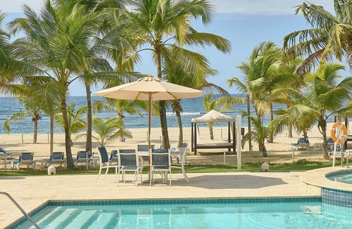 Villas Del Mar Apartment | Beachfront | OceanView | Pool & Full Kitchen