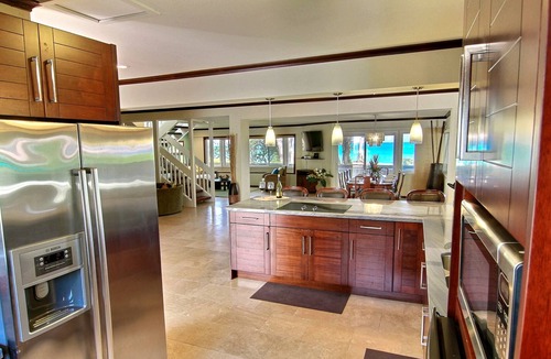 Waimanalo Beach House | BEACHFRONT with Hot Tub! White Sand Beach with Sandy Bottom Bay Sleeps 8-18