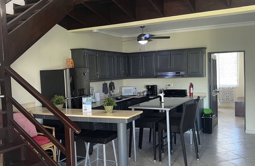 Dominicus Apartment | Beachside Apartment with Rooftop Terrace & Private Jacuzzi – Sleeps 6