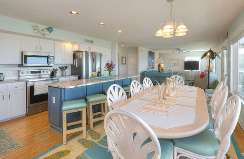 Holden Beach House | BEAUTIFUL 6 BR OCEANFRONT HOME WITH PRIVATE HEATABLE SALTWATER POOL.