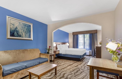 Dillsboro Hotel | Best Western Plus River Escape Inn & Suites