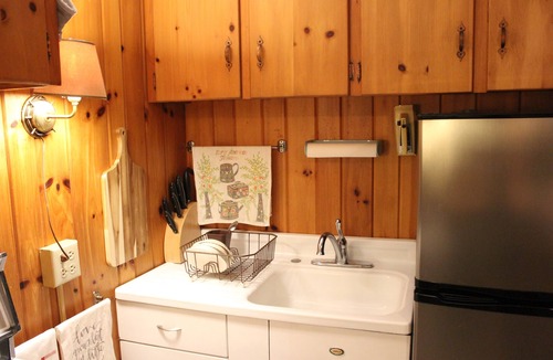 Spruce Pine Cabin | Blue Ridge Parkway Mid-Century Mountain Cabin