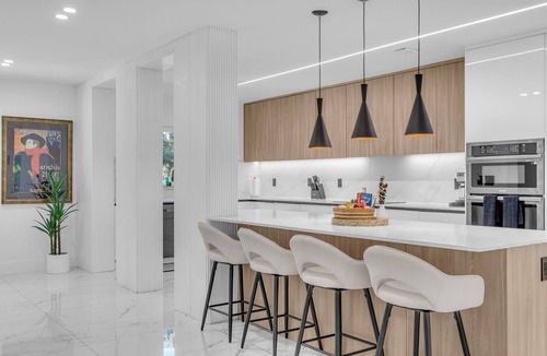 Brickell House | Brickell Miami Luxury Villa - 5 Suites with Private Bathrooms - Pool & Hot Tub