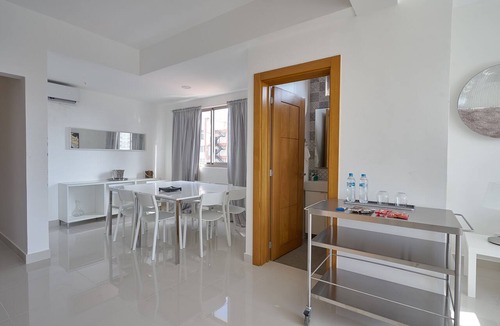 La Julia Apartment | Brilliant Harmony Apt 7th FLR Pool*Gym in La Julia