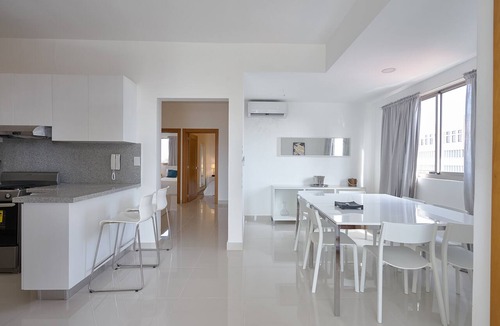 La Julia Apartment | Brilliant Harmony Apt 7th FLR Pool*Gym in La Julia