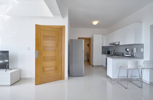 La Julia Apartment | Brilliant Harmony Apt 7th FLR Pool*Gym in La Julia