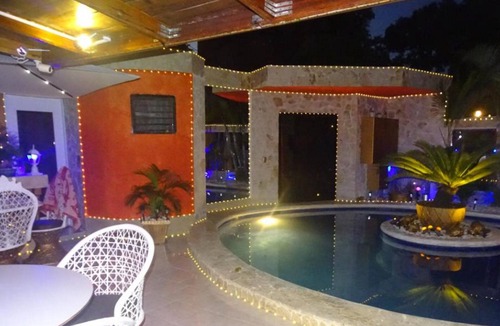 Playa Chiquita Hotel | Budget guest-friendly room near casino and beach
