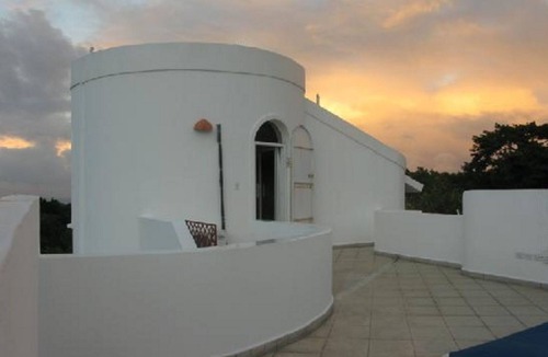La Mulata House | Budget room in Dominican house with pool