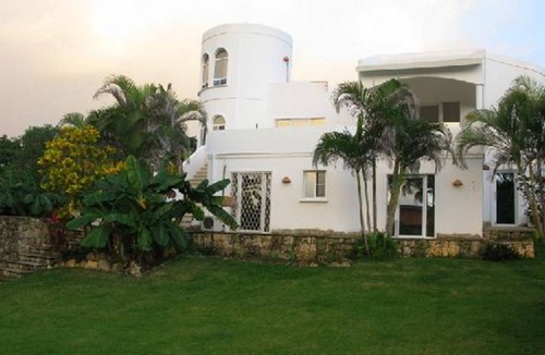 La Mulata House | Budget room in Dominican house with pool