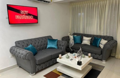 Renacimiento Apartment | Bueno, Bonito y Barato! Las 3 Bs estan aqui! A 2 cuadras del Downtown Center!