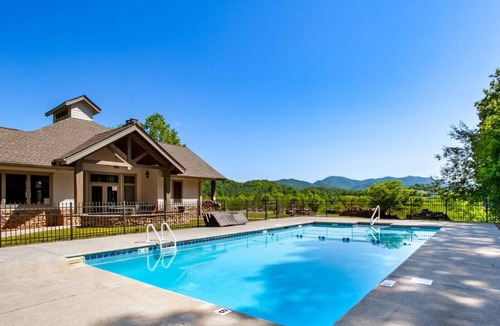 Townsend Condo | Cades Cove Peaceful Place - with Fireplace!