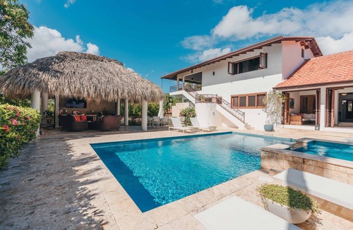 Los Lagos House | CASA BELLA- PRISTINE 5BD-STEPS TO MINITAS BEACH-pool, jacuzzi, cabana, golf cart