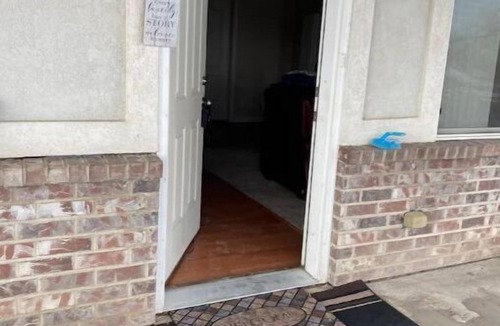 American Fork Apartment | Central located 3 bed 2 bath group & family-friendly bsmt step-out Apt w view