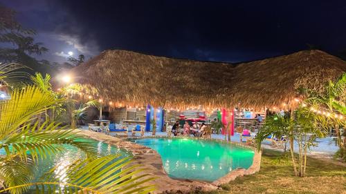 Las Galeras Bed & Breakfast | CHALET TROPICAL Hotel & Pool Bar Restaurant
