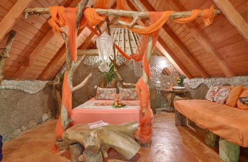Las Galeras Bed & Breakfast | CHALET TROPICAL Hotel & Pool Bar Restaurant