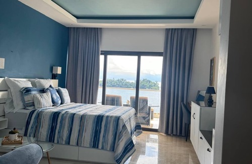 Barrio La Fortaleza Vieja Apartment | Charming 1-Suite apartment in gorgeous Samaná Bay with AC, WiFi, Infinity Pool