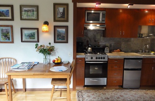 Mendocino Cottage | Charming CasparCottage Waterfall in the Redwoods