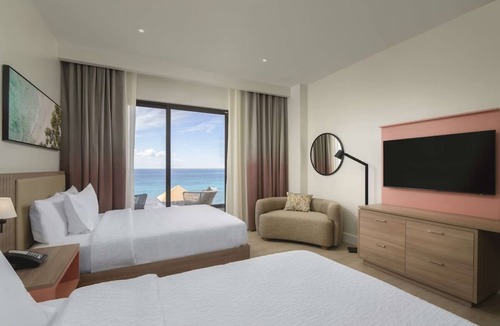 La Romana Hotel | Charming Seaside Room w/Ocean Views – Pool, Beach Access & Free Parking