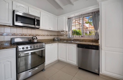 Cabarete Villa | Charming Six-Bedroom Villa on the Beach