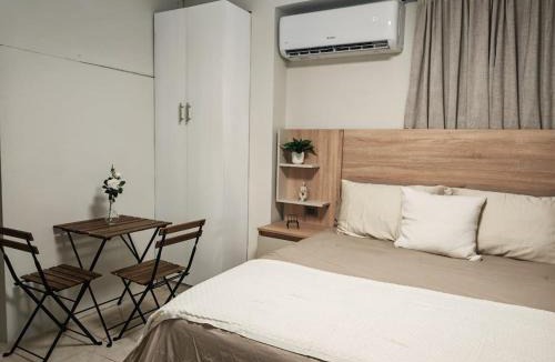 Yamasa Apartment | Charming studio apt-wifi-AC-Netflix-1 Bath-1 Bed
