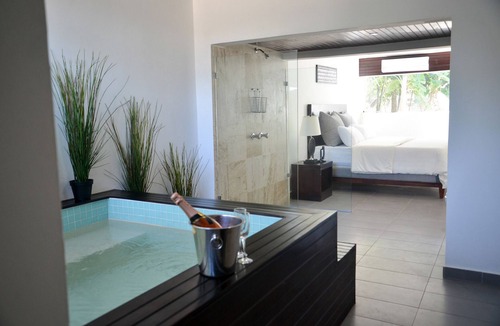 Villas Ana Maria Hotel | Chica-friendly luxury room with jacuzzi in central luxury residence