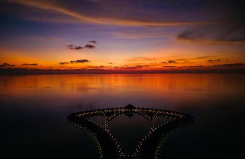 Aarah Resort | Cinnamon Velifushi Maldives - One-way Free by Speedboat
