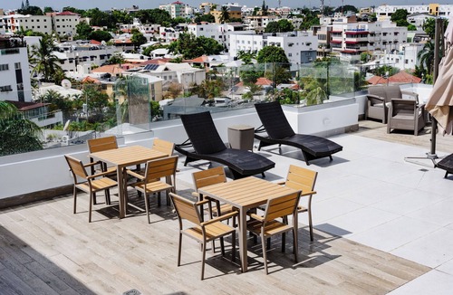 Downtown Santo Domingo Apartment | City Haven with Pool and Parking