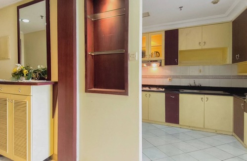 Suko Manunggal Apartment | Classic And Warm 2Br At Apartment Taman Beverly