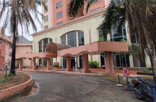 Suko Manunggal Apartment | Classic And Warm 2Br At Apartment Taman Beverly