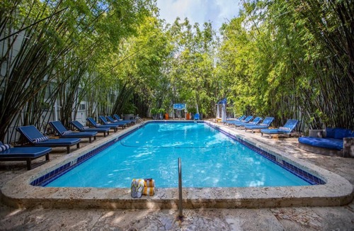 City Center House | Comfort and Convenience! Outdoor Pool, Pets Allowed, Near Fisher Island Beach!