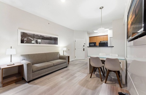 Florida Center Apartment | Comfortable 1-bedroom apt in Prime Orlando Spot