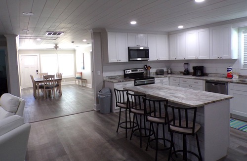 Bel Air House | Completely updated home directly across from the Beach with pool and hot tub