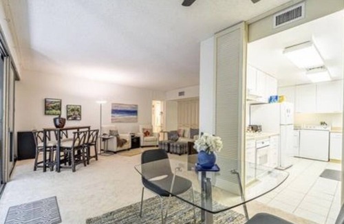 Kahala Condo | Condo on the Beach (Kahala) 1 bedroom "March & April" *Special Rates*