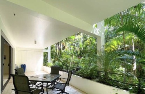 Kahala Condo | Condo on the Beach (Kahala) 1 bedroom "March & April" *Special Rates*