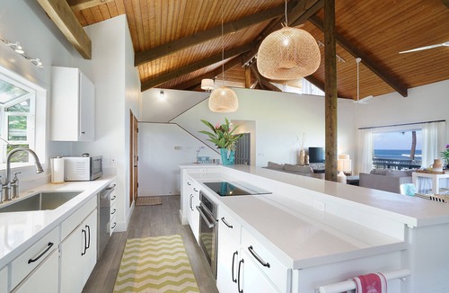 Mokuleia House | Contemporary Hawaii Living, Calm North Shore Beach