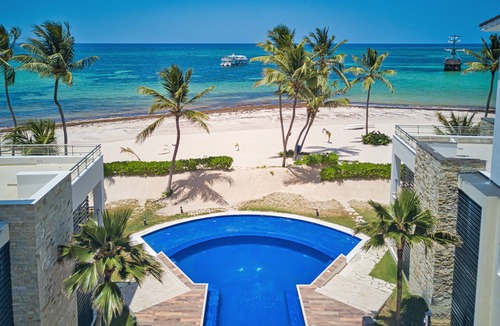 Bavaro Condo | COSTA ATLANTICA LUXURIOUS POOL FRONT BH302
