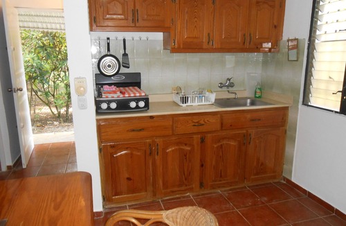 La Esplanada House | Cosy GUEST with living and sleeping area in large Caribbean garden