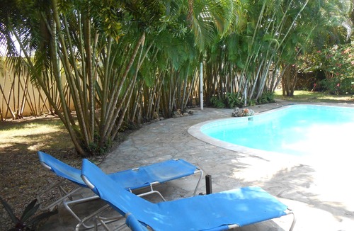 La Esplanada House | Cosy GUEST with living and sleeping area in large Caribbean garden