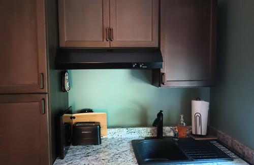 Queensbury Apartment | Cozy 1 bedroom efficiency in a forest-like setting near Lake George and Saratoga