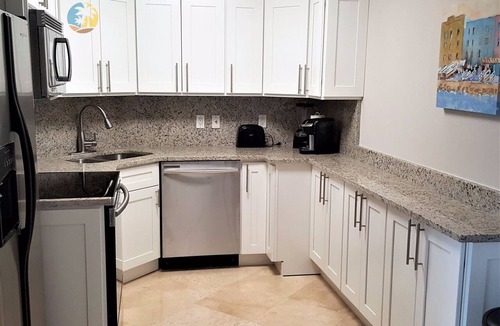 Mid Beach Apartment | Cozy 2 Bedroom with Ocean Views - 510
