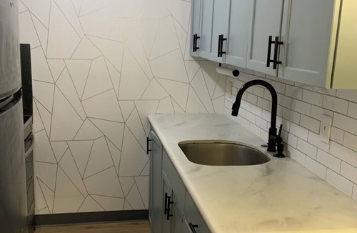 Foster Village Apartment | Cozy 3-bedroom apartment with WiFi in Centrally located Honolulu Salt Lake