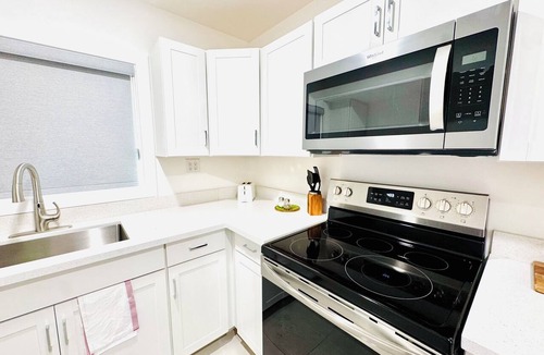 Beverly Green Apartment | Cozy renew 3BR STRIP next LVCC book best-Spot Sale POOL Labor Day LVCC enjoy