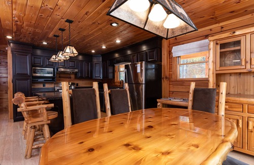 Cavendish Cabin | Cozy Ski-House by Okemo Hot Tub & Mountain Privacy