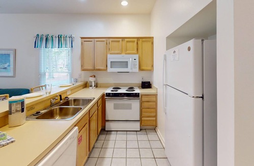 Sea Trail Condo | CV17D, Golf Views | Tee Time Steps from the Door