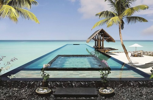 Reethi Rah Apartment | Delight in Premium Suites & Unique Lifestyle! Beach View w/Private Pool